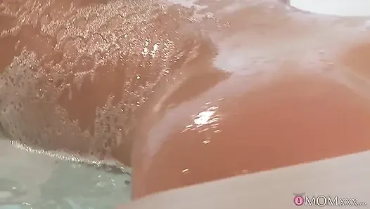 Mom.xxx - Big Thicc Assed MILF Cindy Dollar Sucks Cock in the Tub