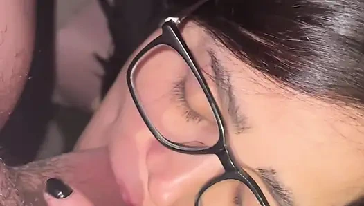 Прошу все пососать, чтобы я могла трахнуть своего симпатичной сводного брата Estefani