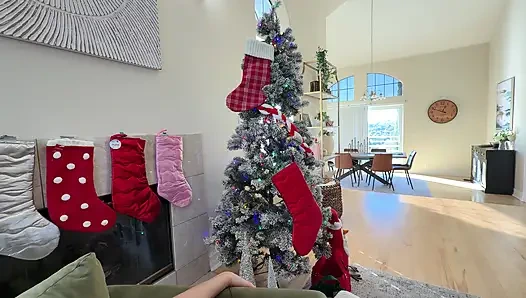 Я трахнул Remy Rune стоя раком после того, как она умоляла мой большой хуй в pornDudeCasting