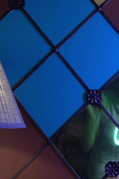 Kiss Your Stepmother as if She Was Your Girlfriend