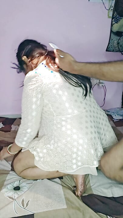 Ex-namorado e namorado fizeram sexo a três em casa