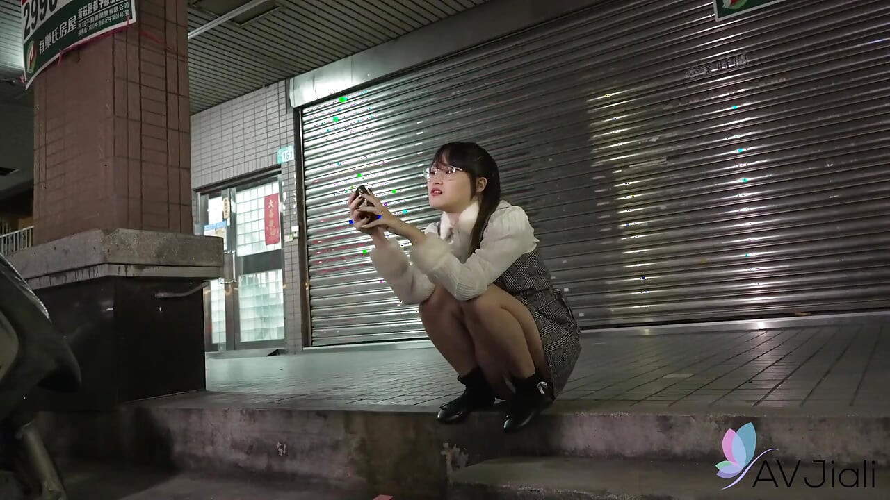 Assistant Minnie Pays for Broken Camera with Her Body