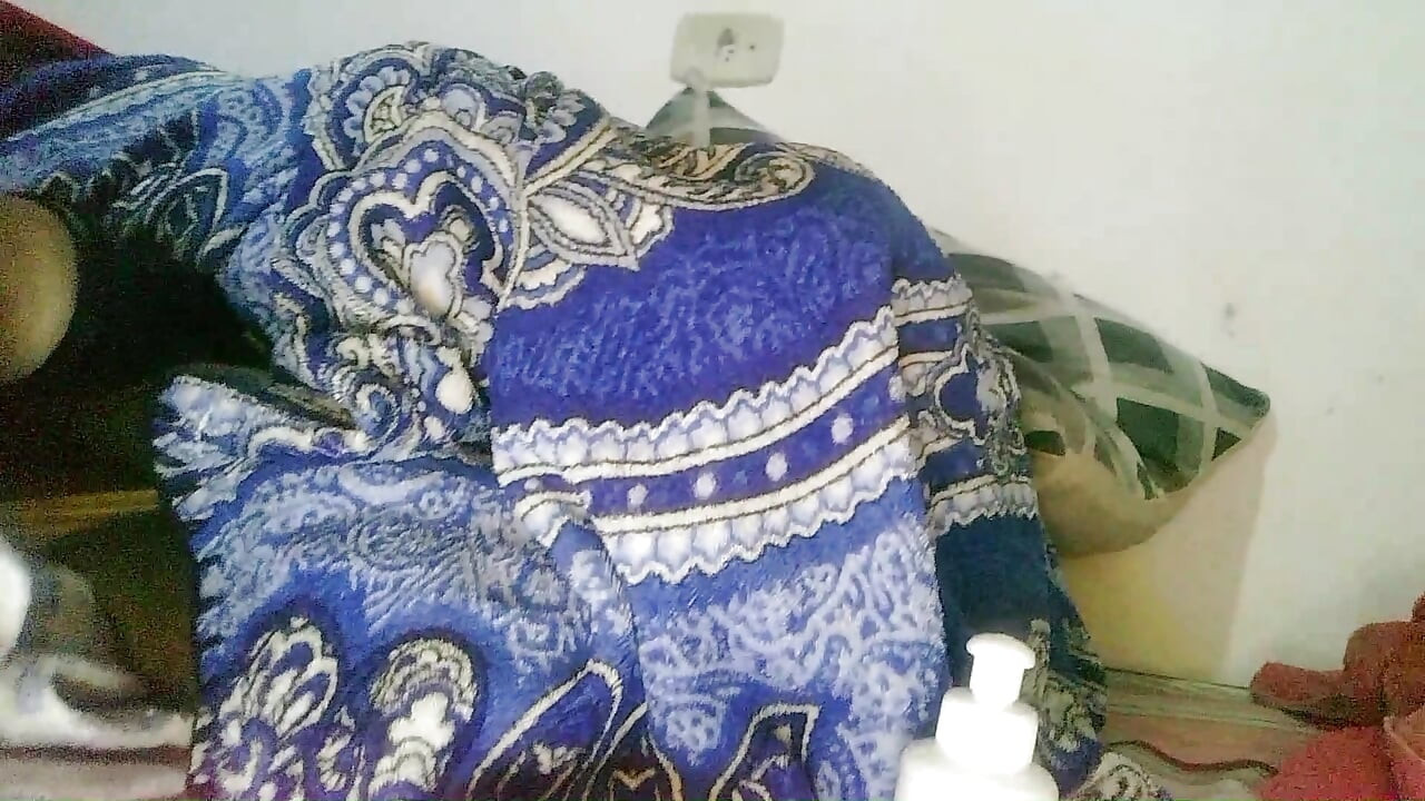 Волохата пустотлива красуня