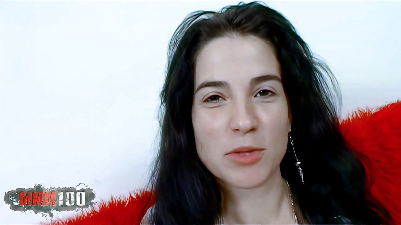 Sex în trei cu amatoare europeană Erissa cu penetrare dublă - anal dur și muie