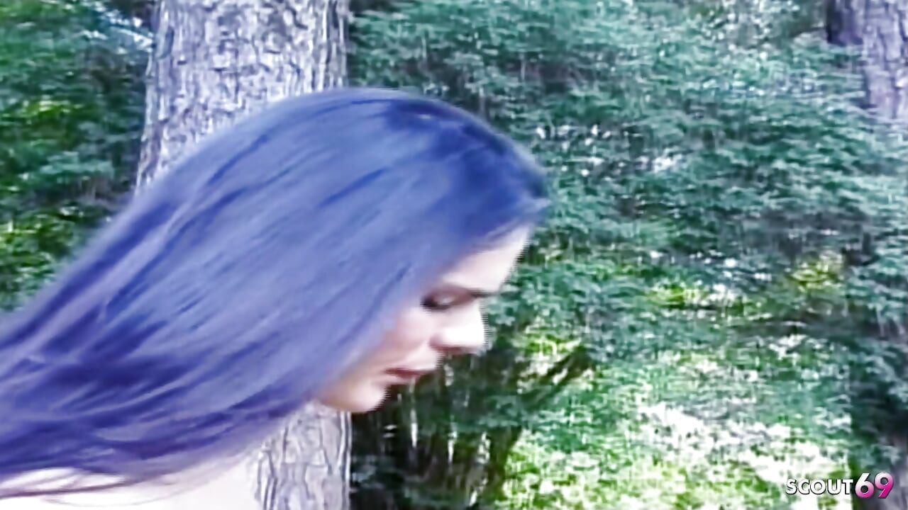 Tranny Fucks New Boyfriend for the First Time Outdoors Anal