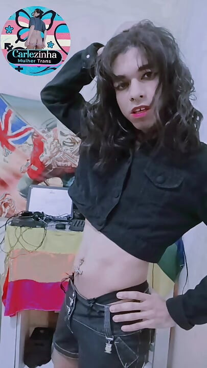 Gothic Carlezinha taking off her shorts and panties getting all wet and naked
