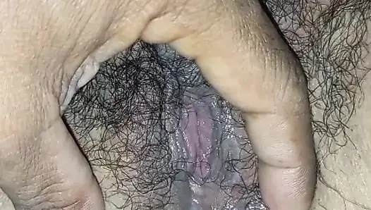 Aku vw dipermainkan sama tetanggaku pakai buttplug vibrator