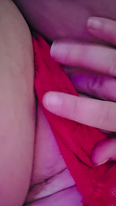 Tendo brincado atrevido enquanto o marido está lá em baixo.....