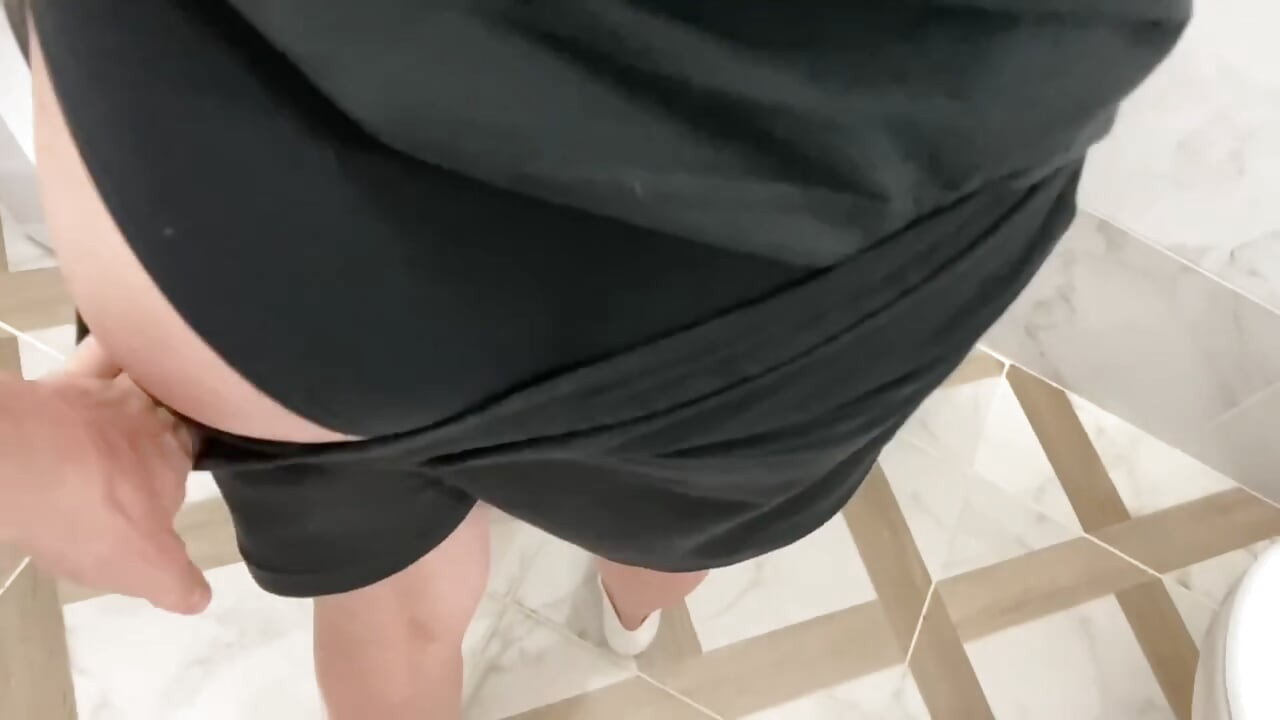 Stepsister Let Me Fuck Her in the Bathroom