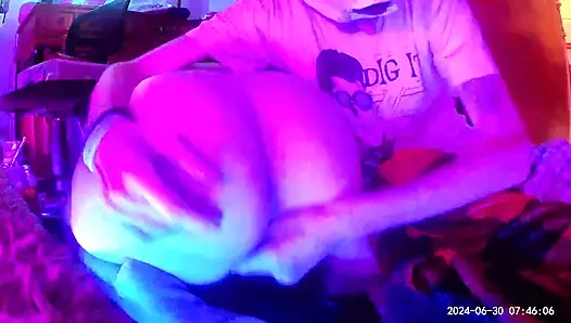 Doggie Fingers Behind