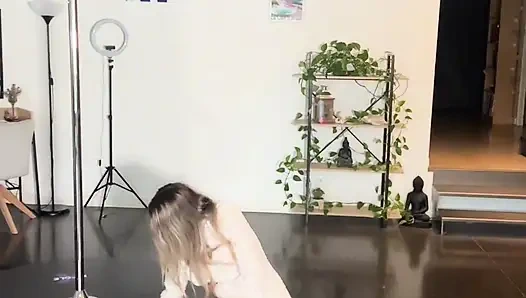 Подчинение массажному порно твоей порноактрисы Полли Гарддель