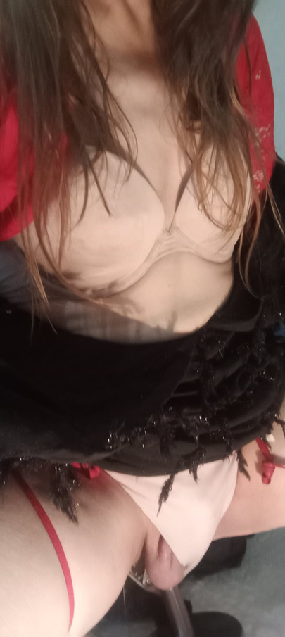 穿着性感内衣的娘娘腔变装者
