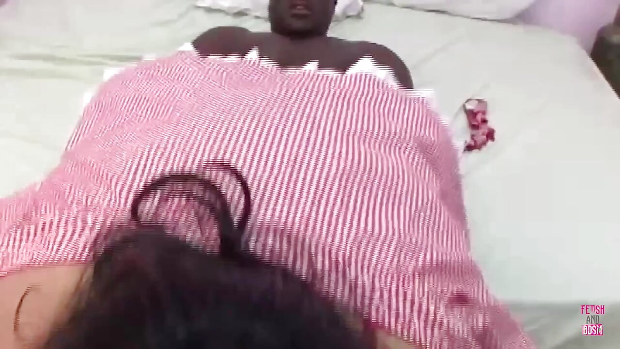 Awek montel eboni dikongkek gaya doggy selepas menghisap zakar besar pencinta hunkynya