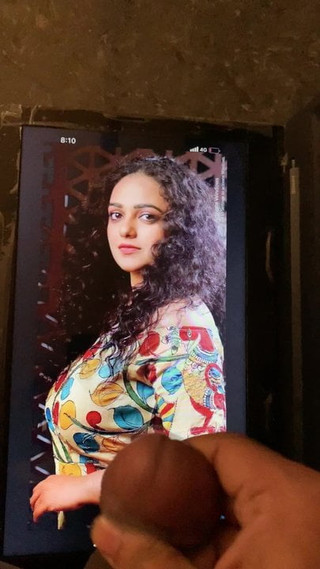 Nithya menon peitos.