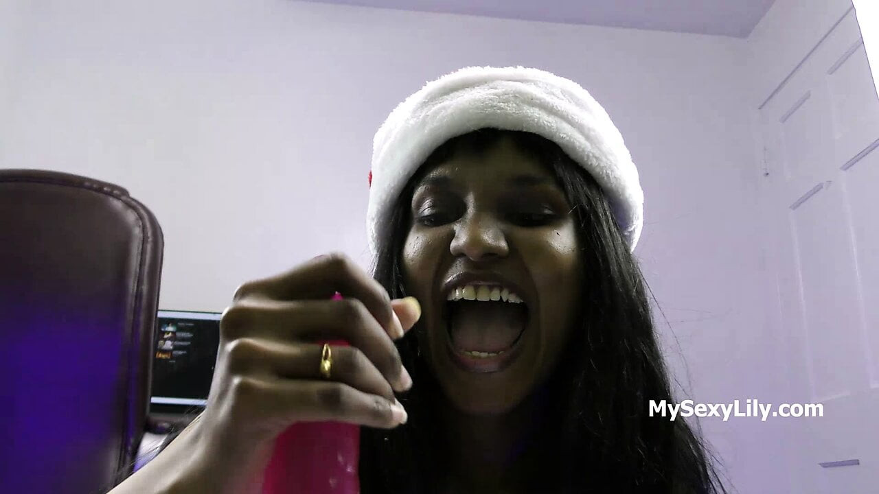 Merry Christmas – Special Blowjob By Tamil Maid Lily