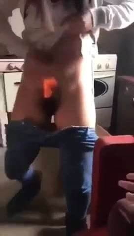 Dummen Russenteeny die Schambehaarung angesteckt!