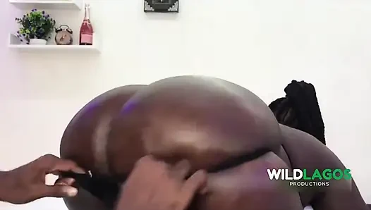 Pantat bahenol cewek semok afrika ini dientot habis-habisan sama kontol besar