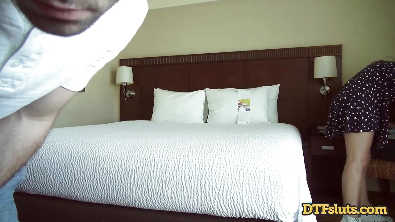 Pornstar Dani Daniels fucked rough in cheap hotel like a slut