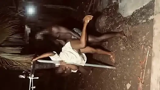 Ngentot sama tetanggaku selama petualangan