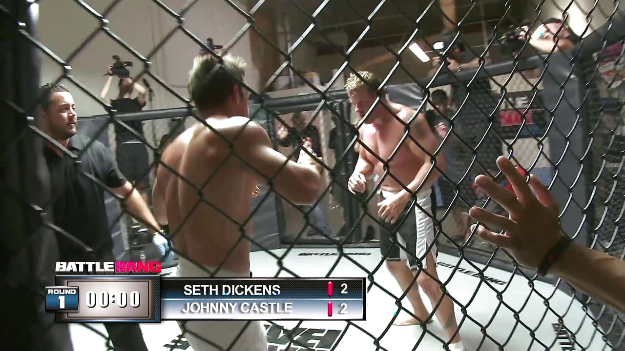 Tattooed big ass and big boobs babe in action in the boxing ring