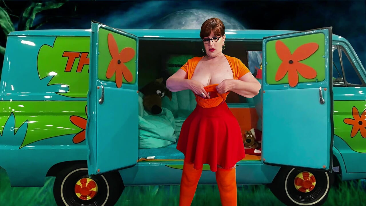 Granny Velma Dinkley's Undercover Slutty Sleuth Cock Sucker 8623 Fap