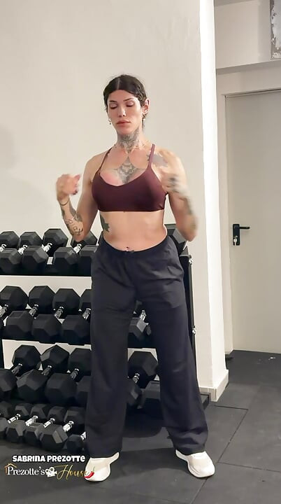 The Hottie Showing off Her Workout Skills, Being Sensual at the Gym.