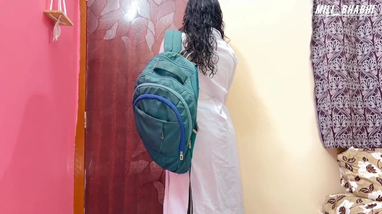 Okul öğretmeni ateşli öğrencisine ceza veriyor, Hintli güzel öğrenci 18+ öğretmen tarafından sikişiyor xxxx