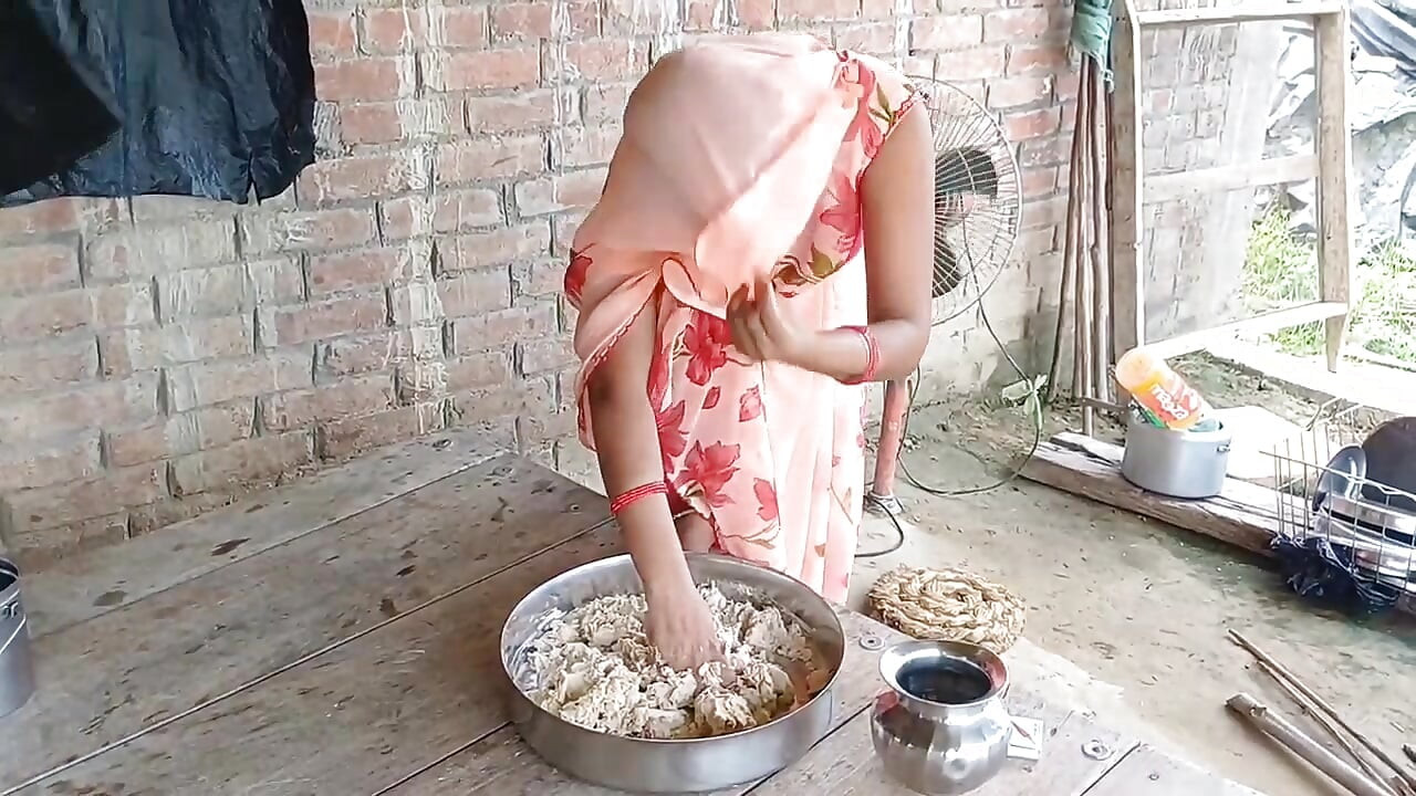 Apne he stepsister ki friend ko virgin pussy fuck kiya or pussy ros nikal kar jiv se chata,gud ki ros pilaya.. a
