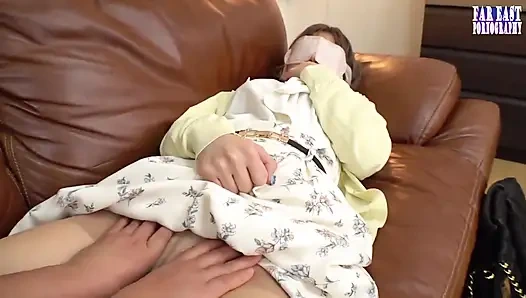 Olgun bir güzellik tarafından gözleri bağlı: bir heyecan gecesi -pt1