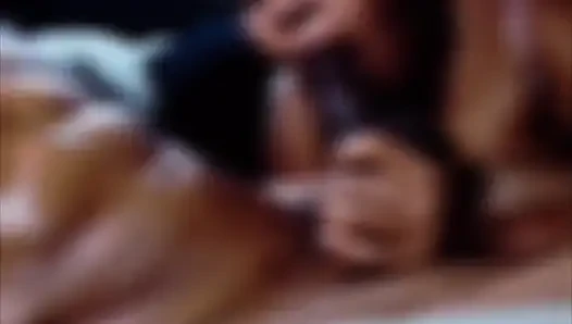 Kolombiyalı goon oda bir ton yüze boşalma emiyor