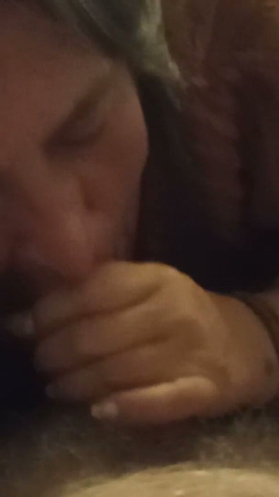 Mature amateur Eva Pur having a blowjob Natural & up close | Clip 2