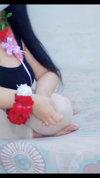 14 Feb 2026 Happy Valentine's Day Meet my hot and sexy girl friend and gifts the flowers | Clip 1