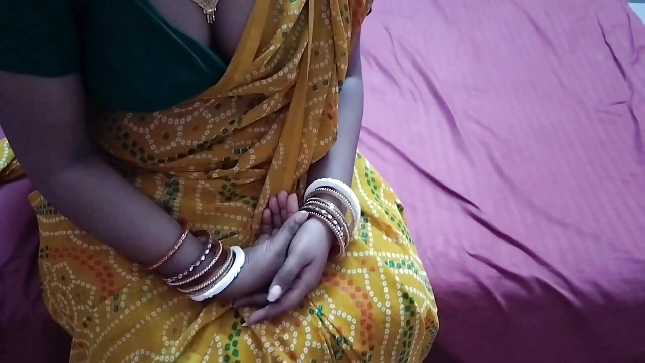 Landlord Aunty seduced a college boy to satisfy her desires