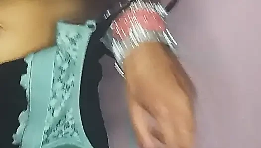 Indian girl fingering in pusssy.