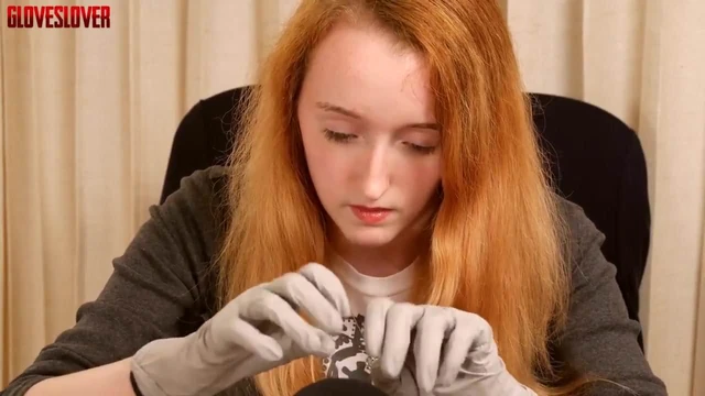 GlovesLover present SIlver Latex Gloves 1 (2018)