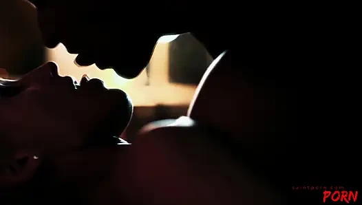 Rebecca More становится музой эрекции писателя Erotica