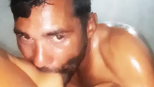 Meri garil friend ki nahate hue chudai romantic vidio homemade