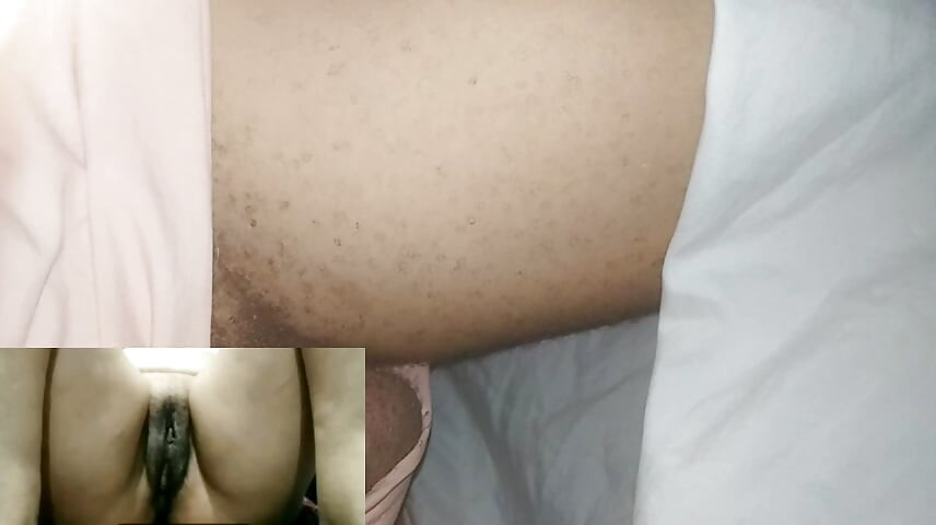 Masturbating for Boyfriend on a video call