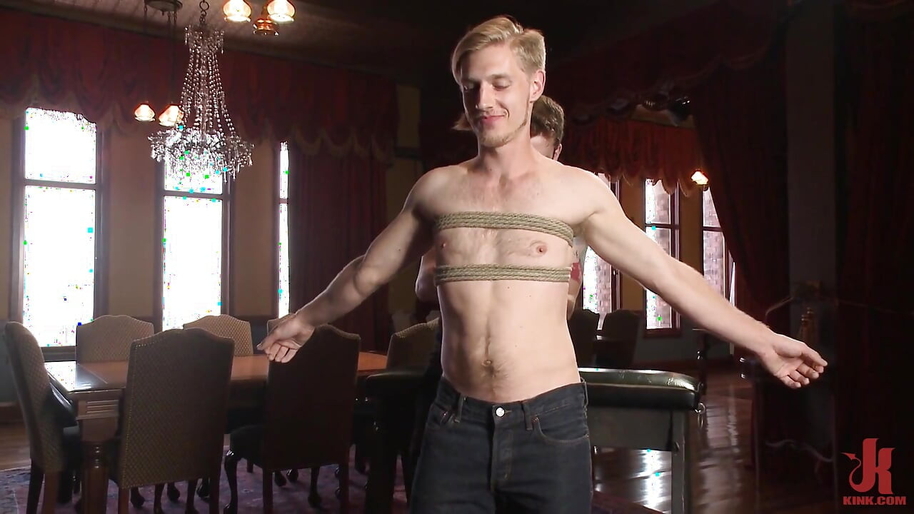 Zach Clemens: Hetero pastuh ispuše ogromnu količinu sperme od mužnje prostate