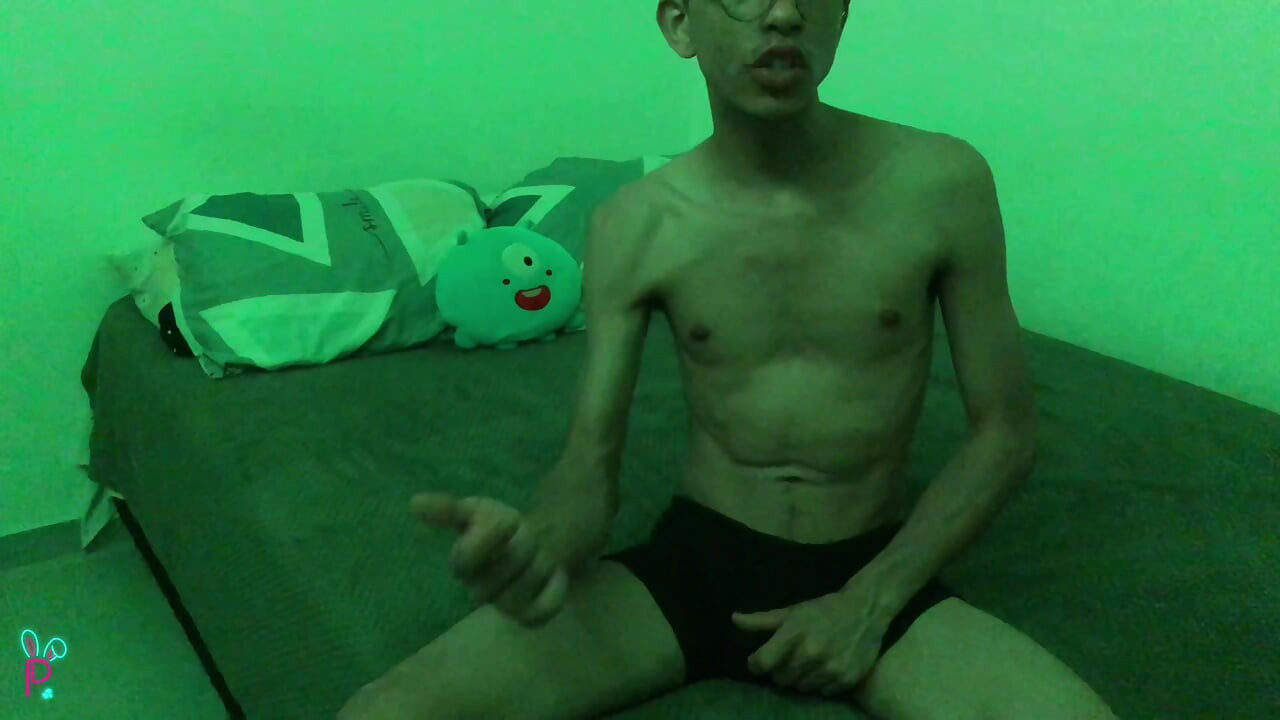 하드코어 자지로 섹시하게 춤추는 귀여운 젊은 남자