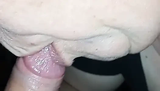 In Békéscsaba, in 2026, Roma wife Zsanett's secret car pampering for a strange man – her full lips close perfectly with the pulsating