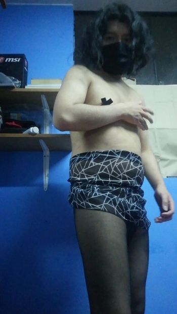 Γίνομαι femboy crossdressing για πρώτη φορά