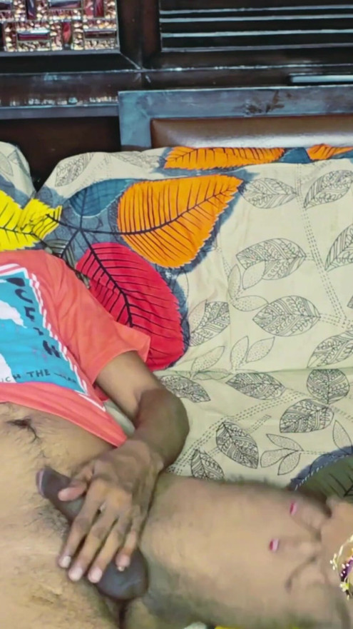 Mera dost five day se chudai karne ko bol rha thaa or chudai ke time par five minutes bhi nhi tika hindi audio sex | Clip 1
