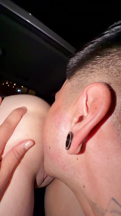 Beautiful College Girl Has Sex in Public in the Car with an Uber Driver