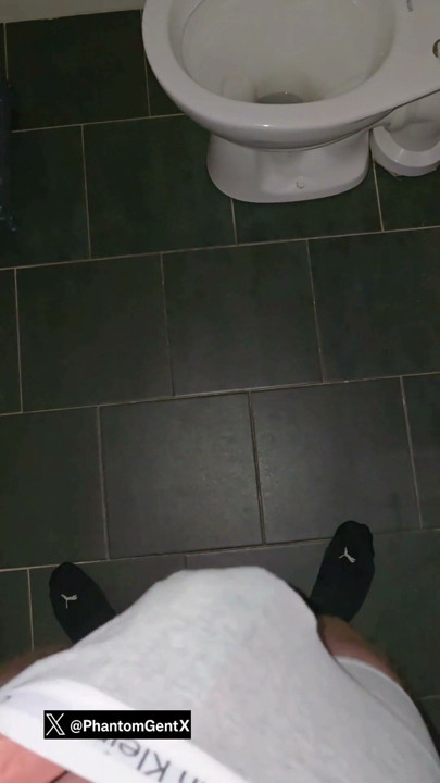 Dominante GhostGentX acaricia pau grosso com conversa suja provocante - Siga em X: GhostGentX | Clipe 1