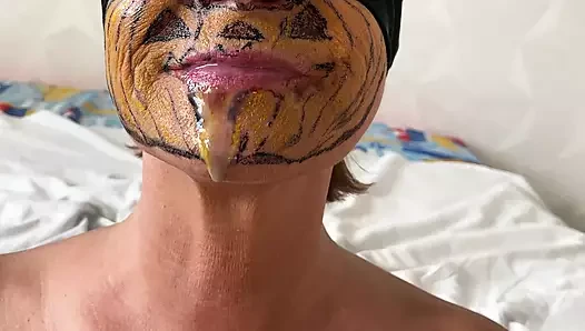 Kostenlose benutzen sie stiefmutter mund, um all mein sperma zu entladen.