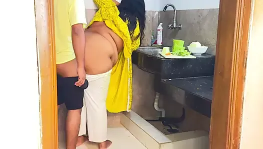 Neighbors fuck new Married wife while cutting vegetables in kitchen - Jabardast Chudai