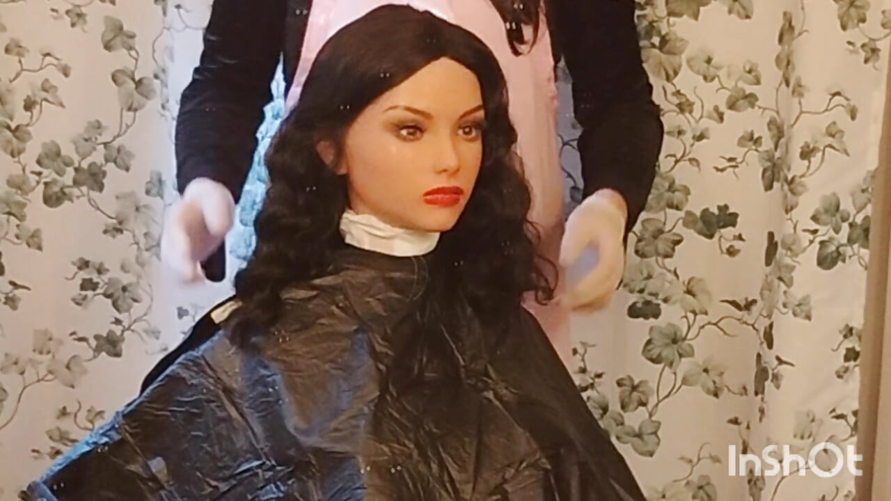 Emma-parturi esittelee viittansa