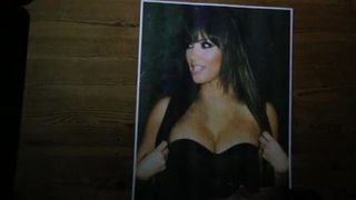 Kim Kardashian tribut cu spermă 2 (cu orgasm original)