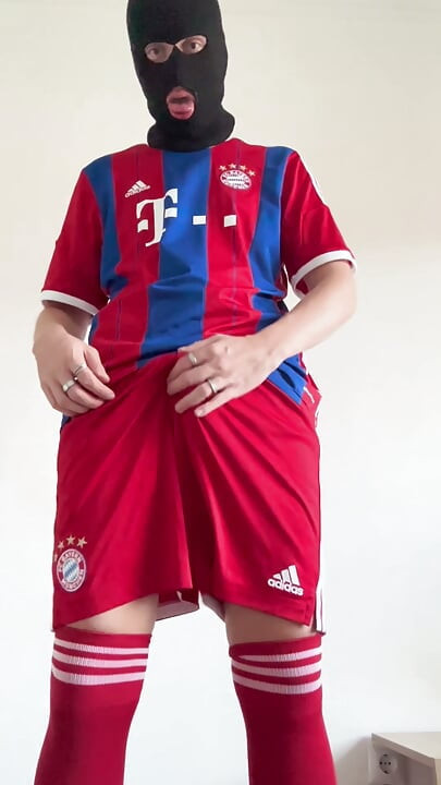 Horny Bro Comes Home From Soccer Practice